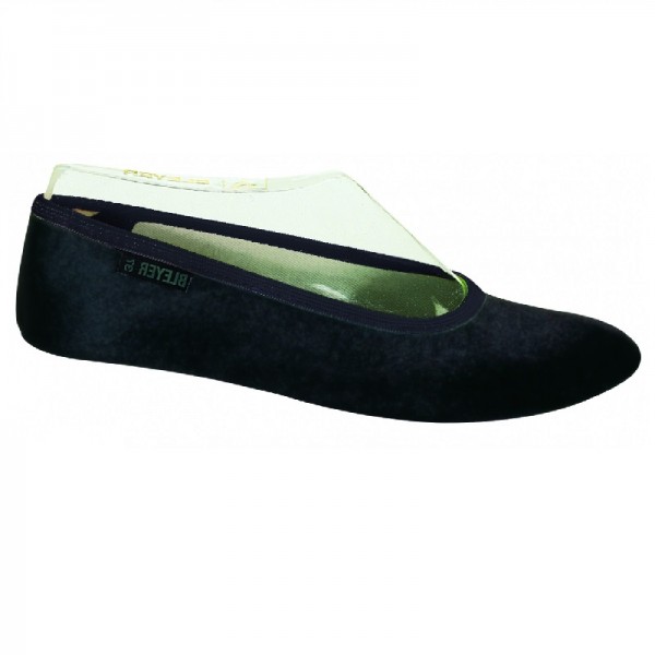 Gymnastic shoe in shiny satin with suede sole